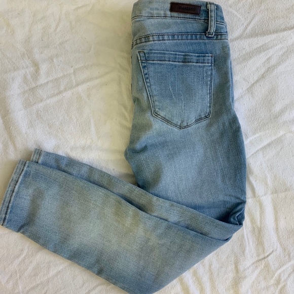 BLANK NYC CROPPED LIGHT WASH JEANS - Picture 2 of 5
